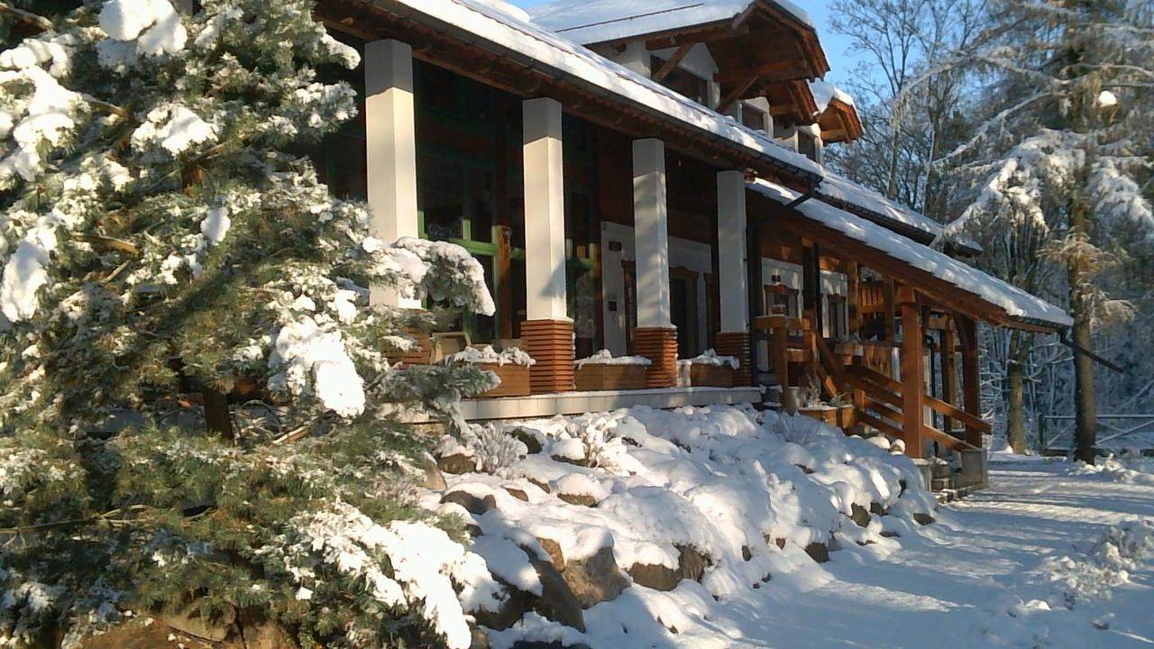 Stajnia Sarnowek Nad Jeziorem Rozany Bed & Breakfast Rozajny Wielkie Exterior photo